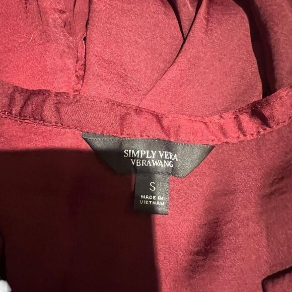 3 for $30! Simply Vera Wang maroon blouse - Picture 3 of 10
